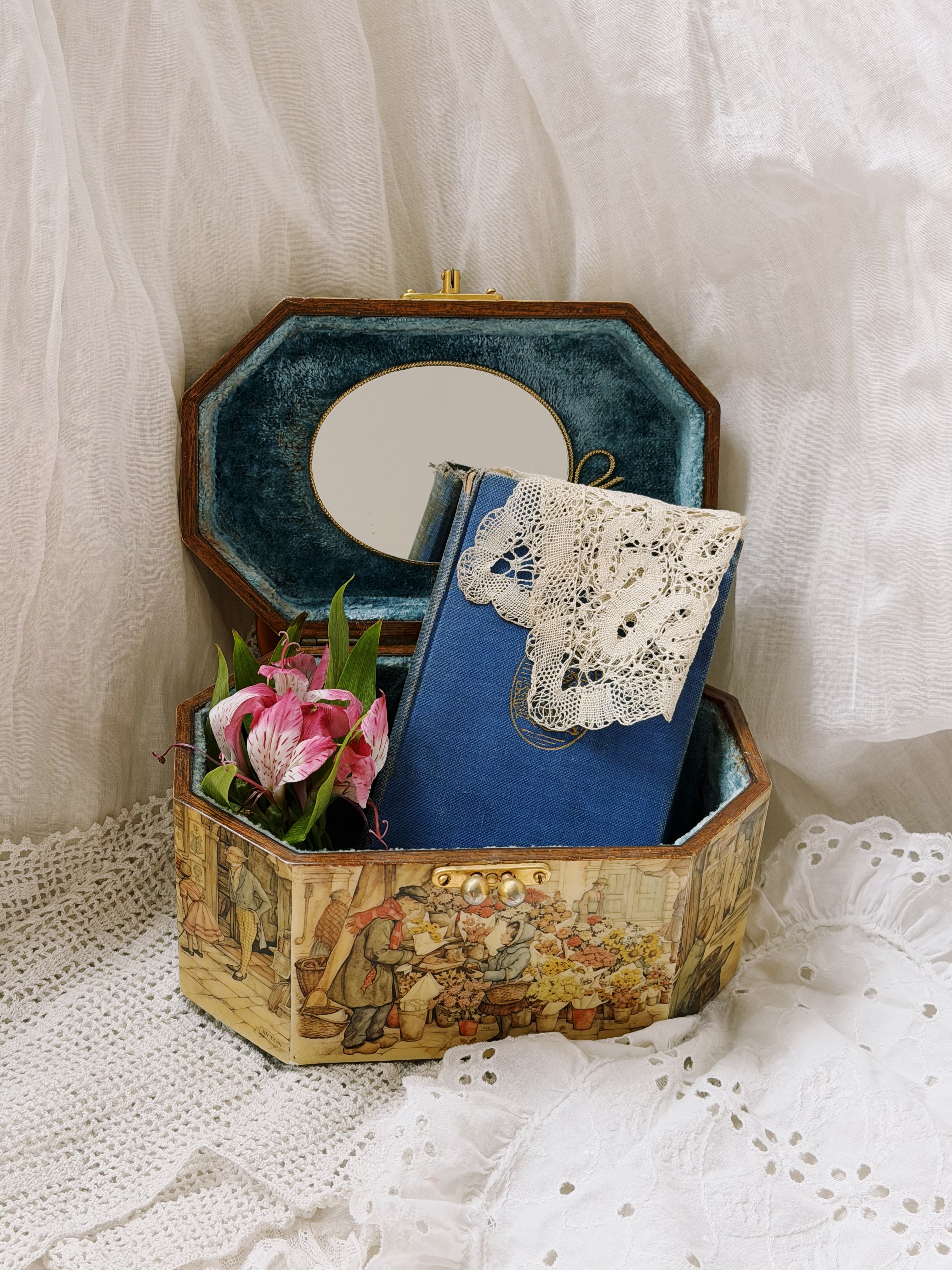 Vintage Box Purse